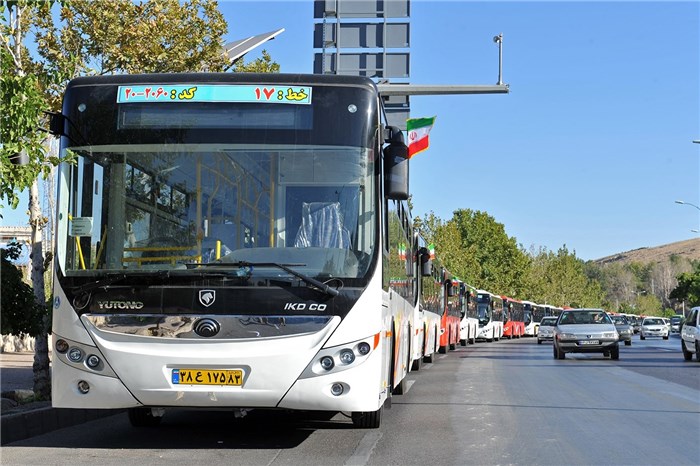 ایران خودرو دیزل ۶۳ دستگاه اتوبوس به ناوگان اتوبوس‌رانی شیراز تحویل داد