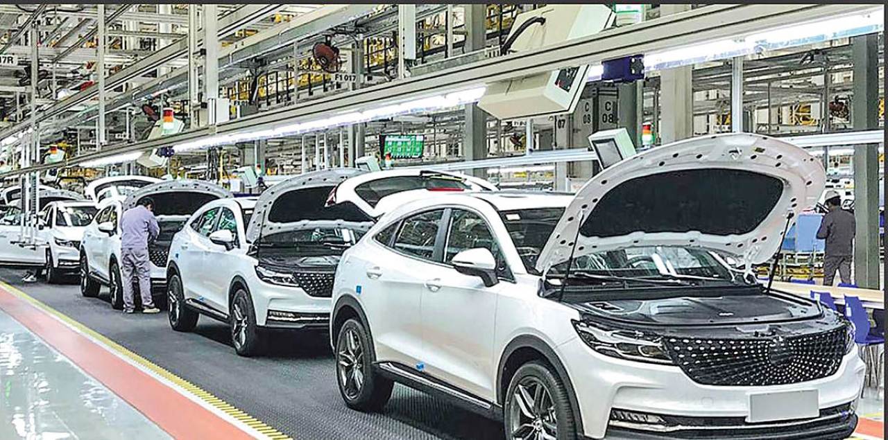 خط‌ و نشان شورای رقابت برای مونتاژکاران؛ دست‌درازی به قراردادهای قبلی ممنوع