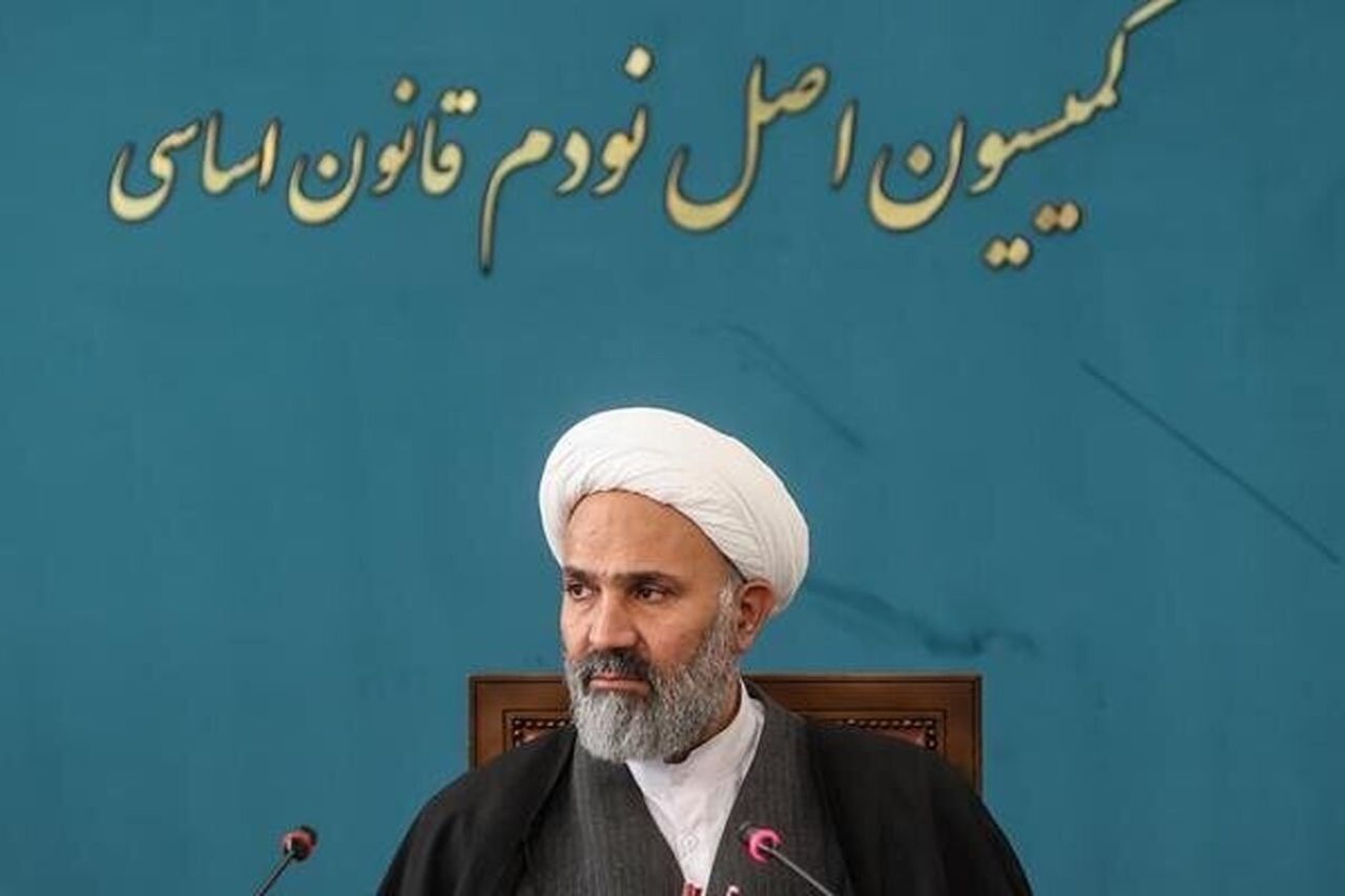 انتقاد پژمان‌فر از نحوه واگذاری سهام فولاد مبارکه، سایپا و ایران‌خودرو