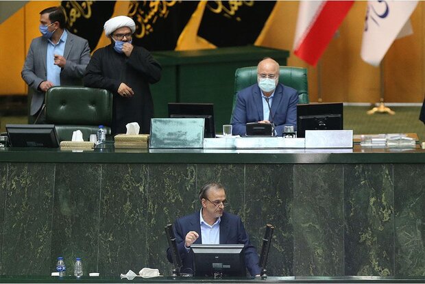 رزم‌حسینی در جلسه رای اعتماد: انحصار در بازارخودرو باعث گرانی شده است