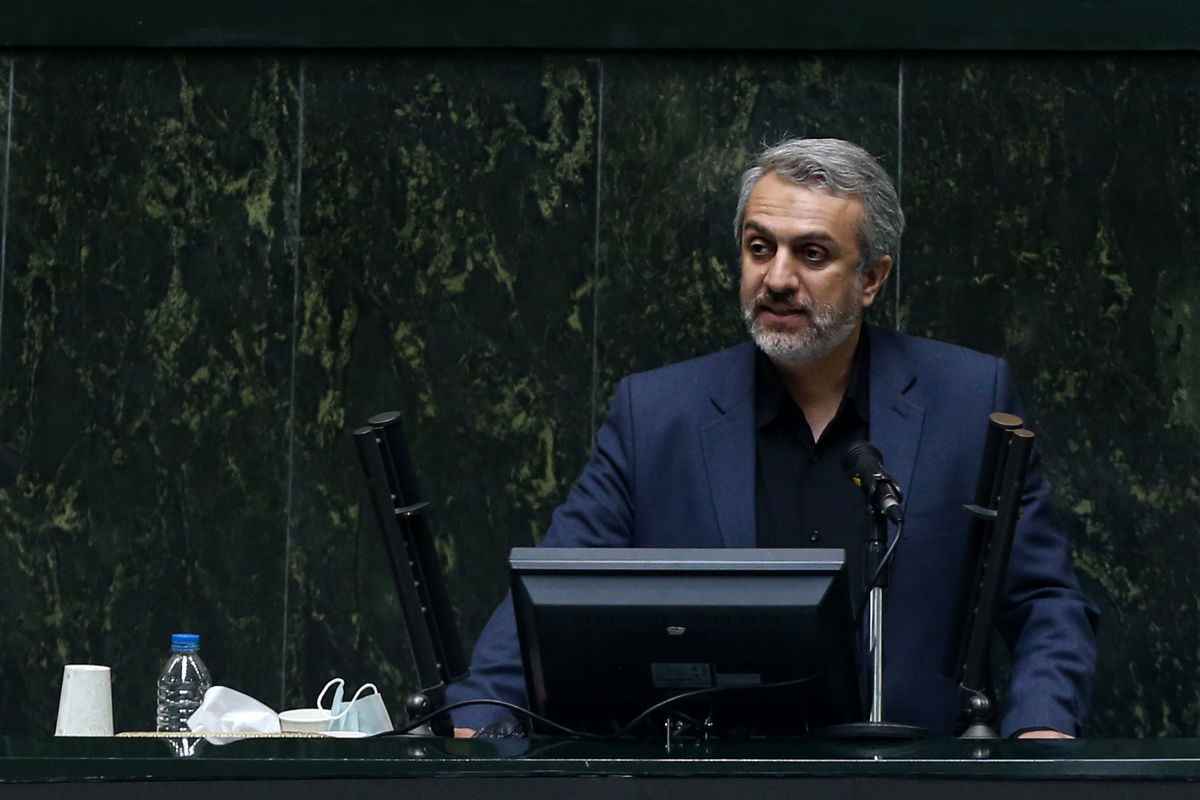 آشفته بازار خودرو کار دست وزیر داد؛ فاطمی امین از وزارت «صمت» رفت!
