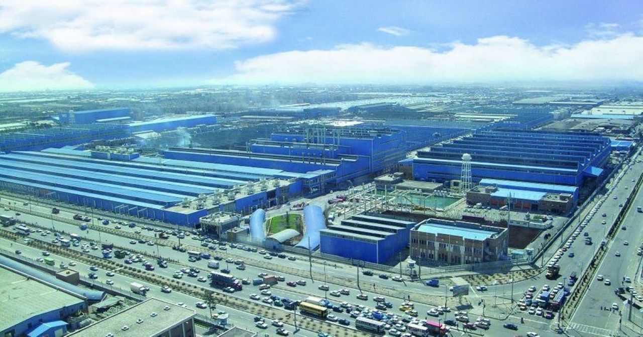 چالش‌های گذار ایران‌خودرو از مدیریت دولتی به خصوصی