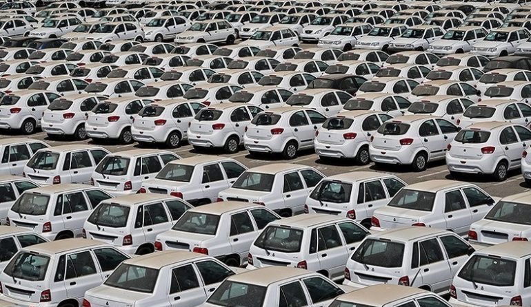 انباشت ۴۵ هزار خودرو ناقص در پارکینگ خودروسازان